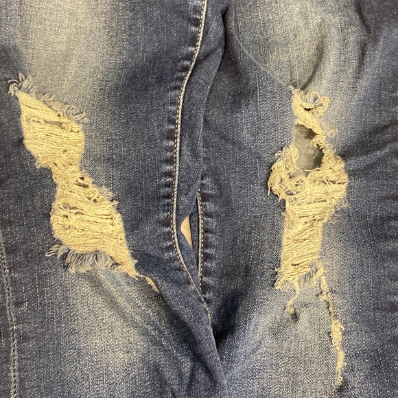 Rock & Republic Kashmiere crop jeans size 8 distressed and stretch! - Picture 9 of 10